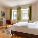 Hotel Boutique Swisshouse 4*