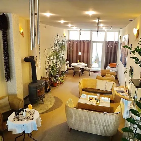 מלון Boutique Swisshouse 4*